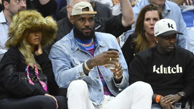 images_ImagnImages_mmsport_195_01jw3wdez9an76xjxwxn Lakers Receive Alarming LeBron James Update One Month Before Draft...