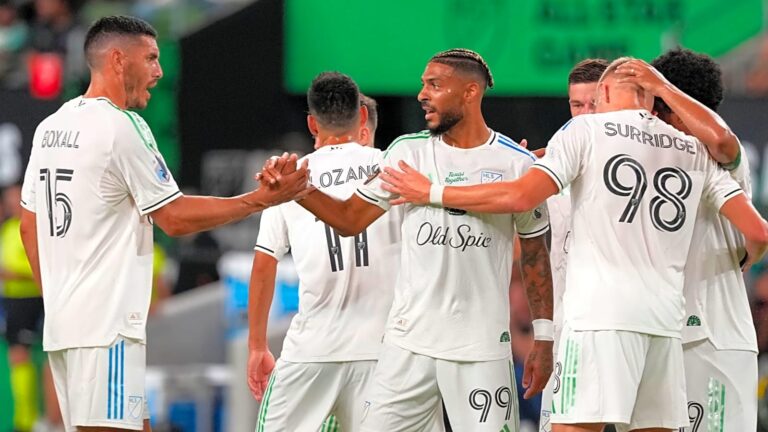 MLS All-Stars celebrate 3-1 win over Liga MX in 2025 without Messi