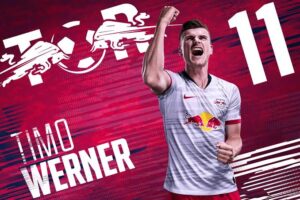 Timo Werner im RB-Leipzig-Trikot während eines Bundesliga-Spiels, mit eingeblendetem deutschen Schlagzeilen-Text: “Gladbach planen Schock-Coup mit Timo Werner in verrücktem Sommerfenster